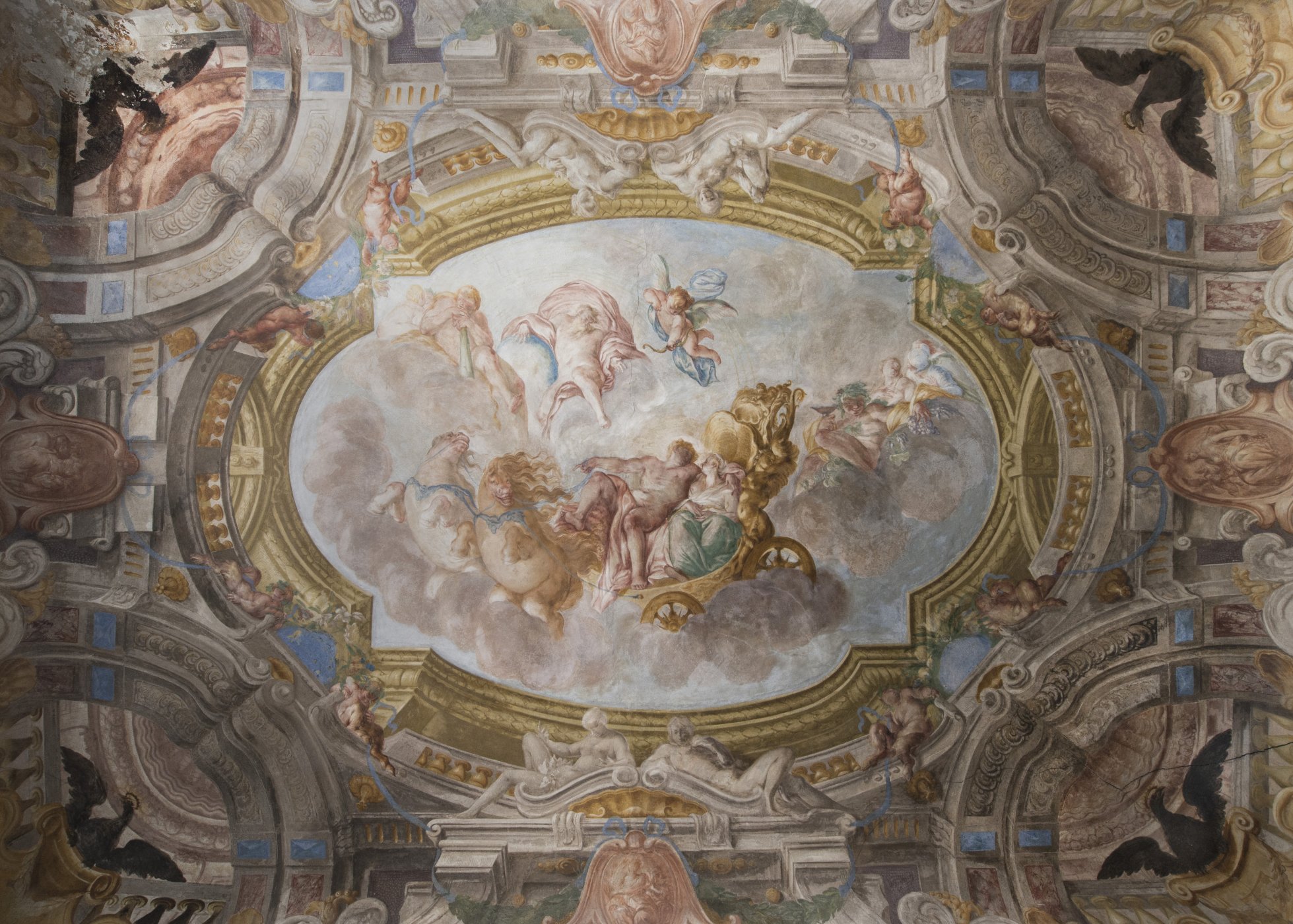 Museo_Savona_Apollo_con_il_Carro_del_Sole_Bartolomeo_Guidono_affresco_1630_ca.jpg